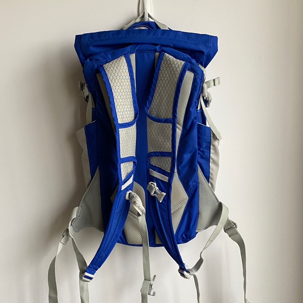 Columbia Shadow Falls Hydration Back Pack Hiking … - image 2